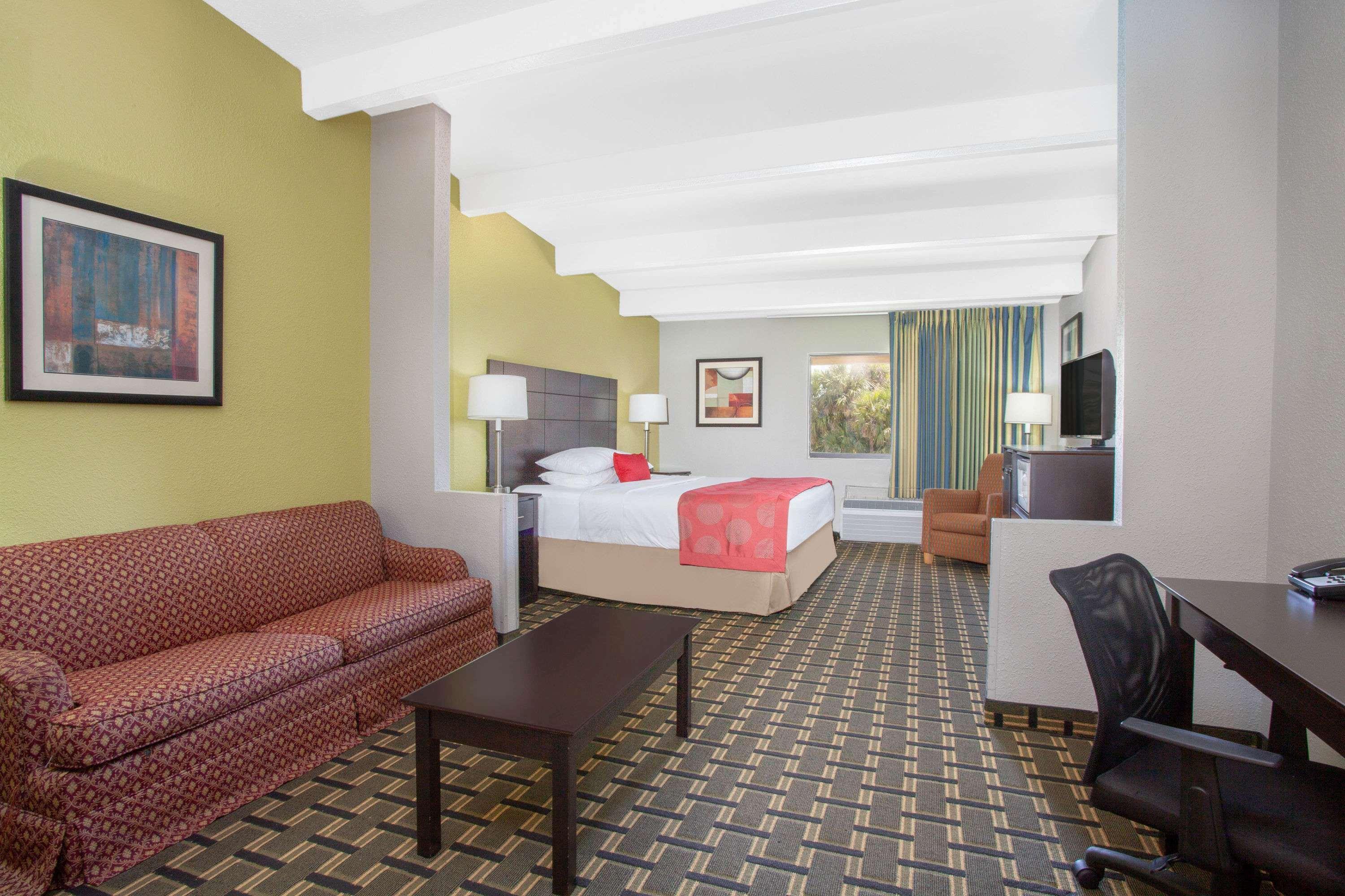 Ramada By Wyndham Davenport Orlando South Hotel Exterior photo