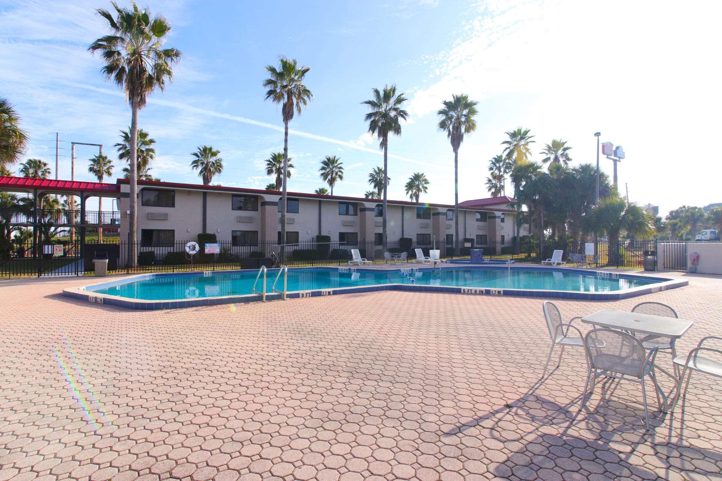 Ramada By Wyndham Davenport Orlando South Hotel Exterior photo