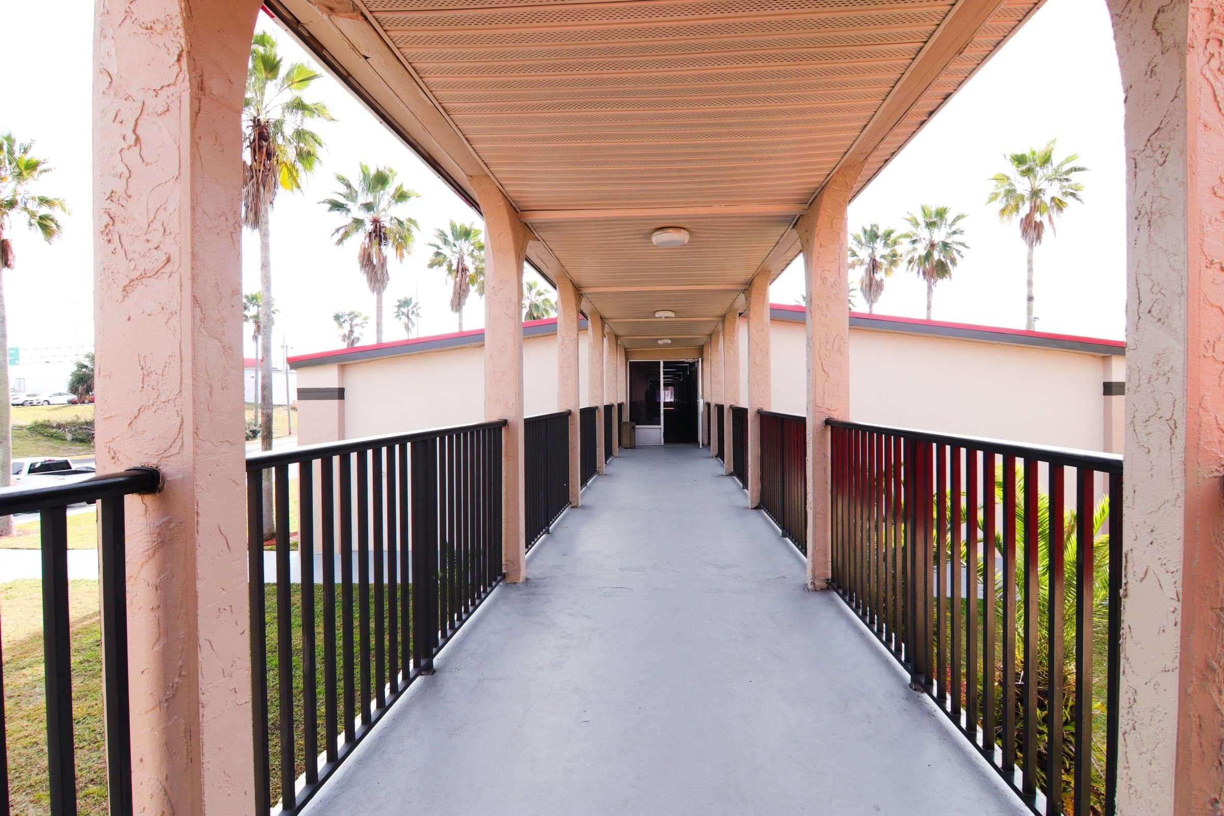 Ramada By Wyndham Davenport Orlando South Hotel Exterior photo