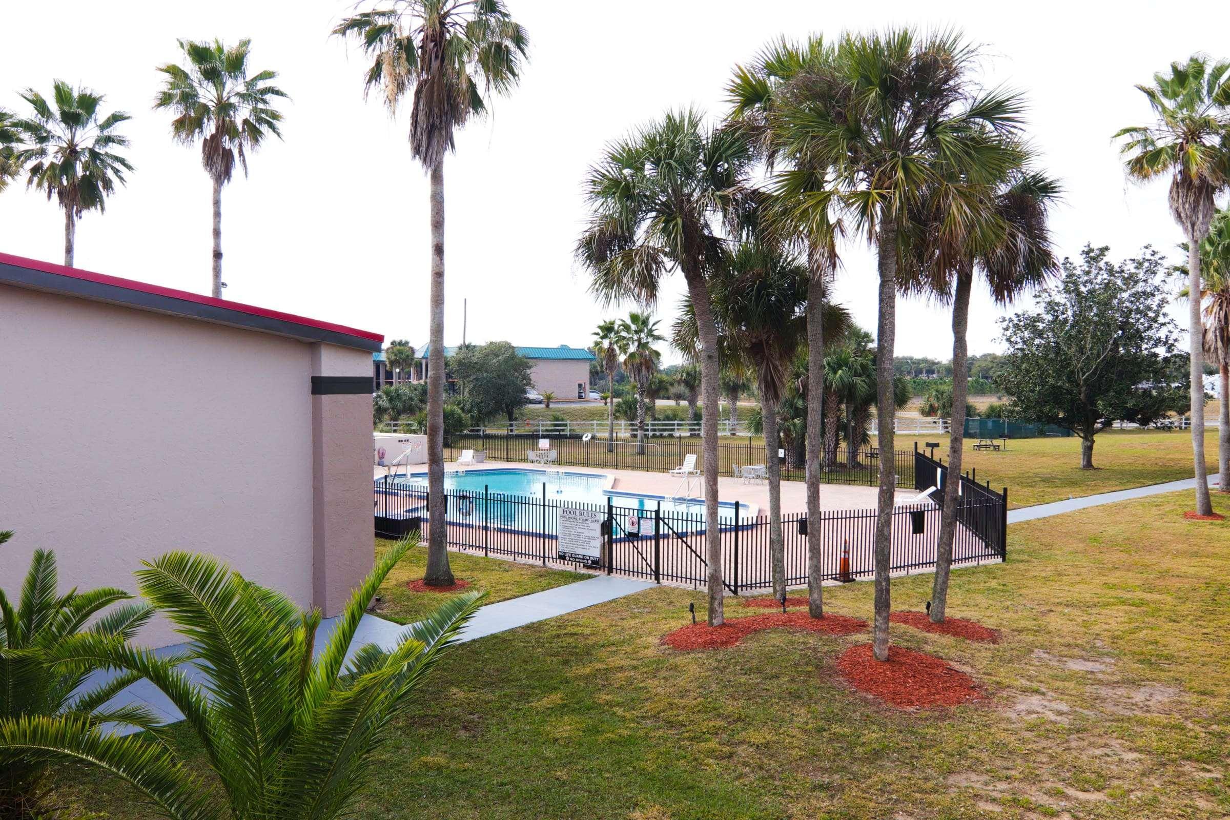 Ramada By Wyndham Davenport Orlando South Hotel Exterior photo