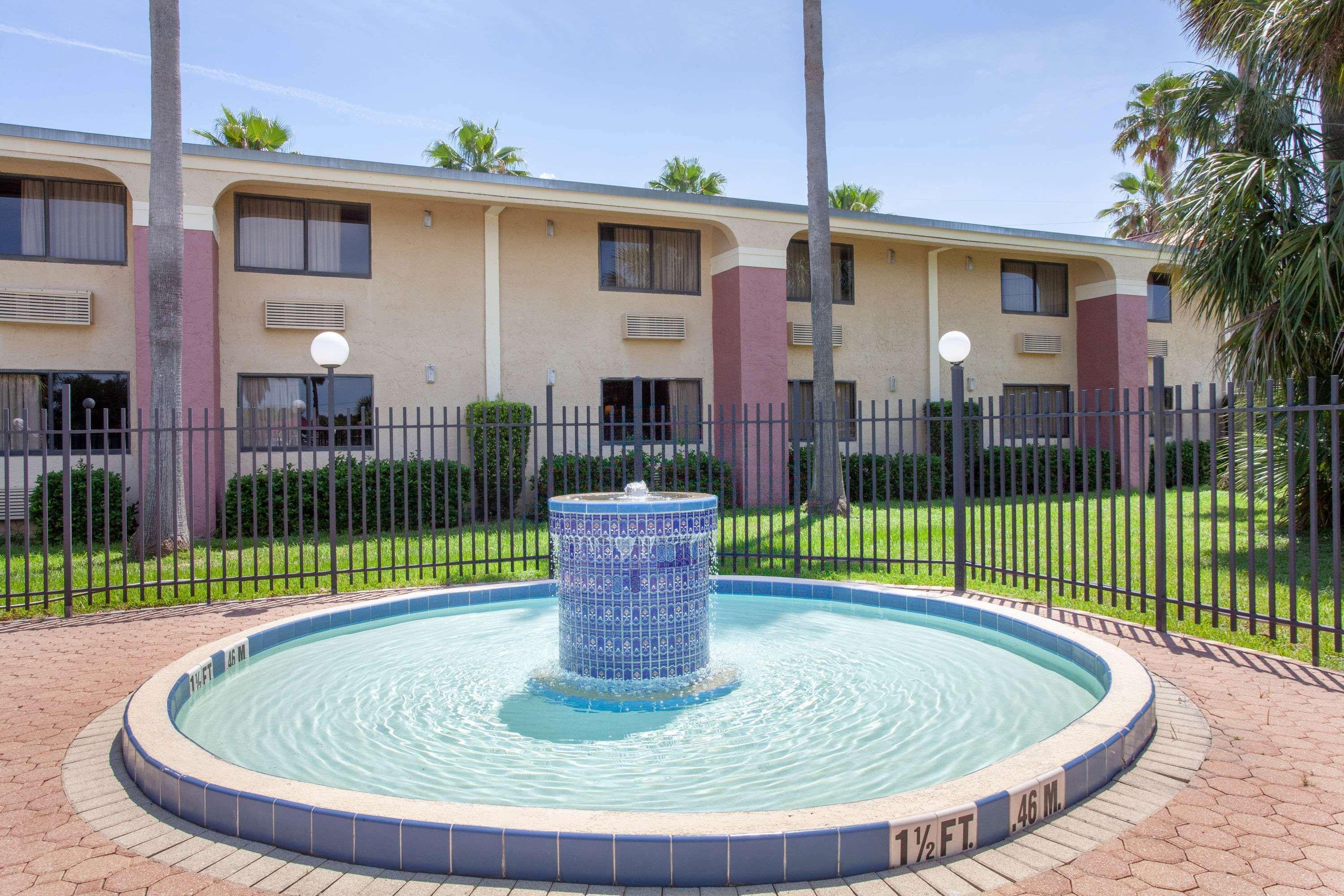 Ramada By Wyndham Davenport Orlando South Hotel Exterior photo