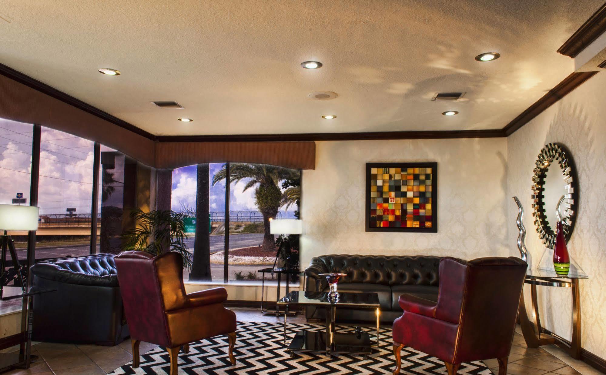 Ramada By Wyndham Davenport Orlando South Hotel Exterior photo